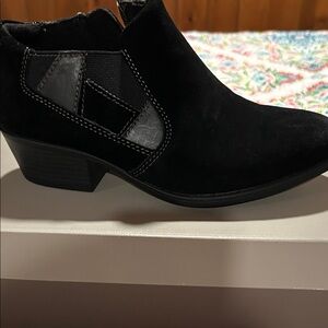 Earth Origins Black Ankle Booties